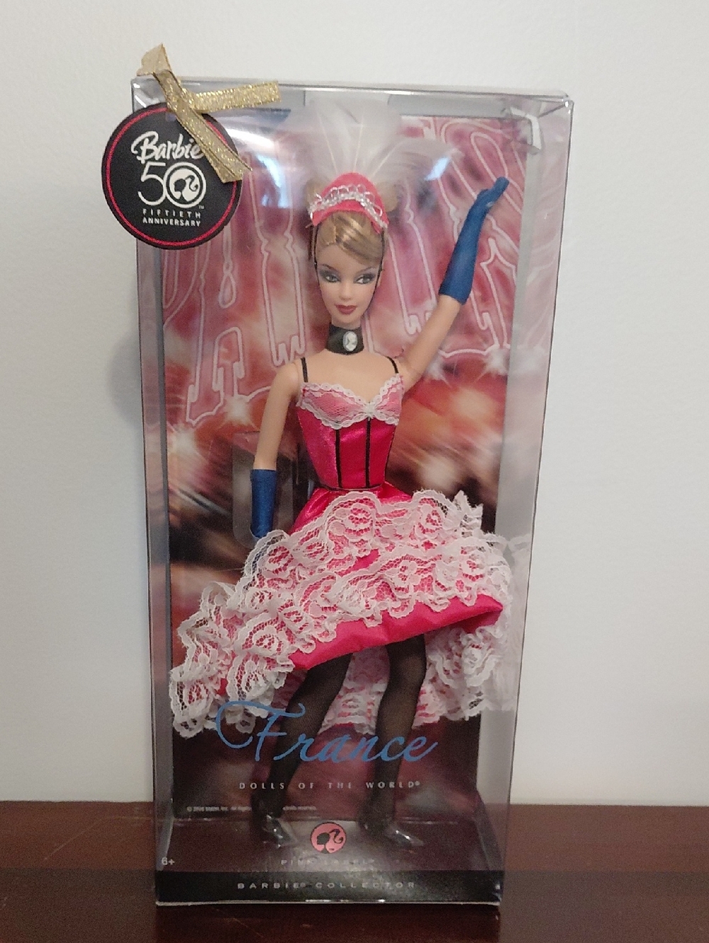 Barbie France Collectors Doll NiB